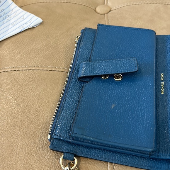 Michael Kohr, Heather, blue wristlet, double zipper compartment at the top - Picture 5 of 9